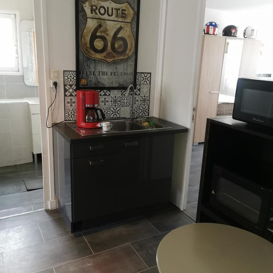 Appartement Maison 48m2 Deux Cour Prive Et Personnelle Pour Motos Ou Voitures 4 Pers Proche Mairie Et Bus Tram *