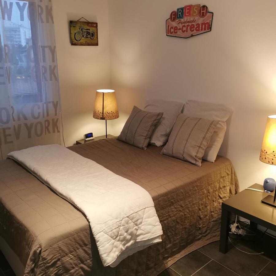 Maison 48m2 Deux Cour Prive Et Personnelle Pour Motos Ou Voitures 4 Pers Proche Mairie Et Bus Tram *
