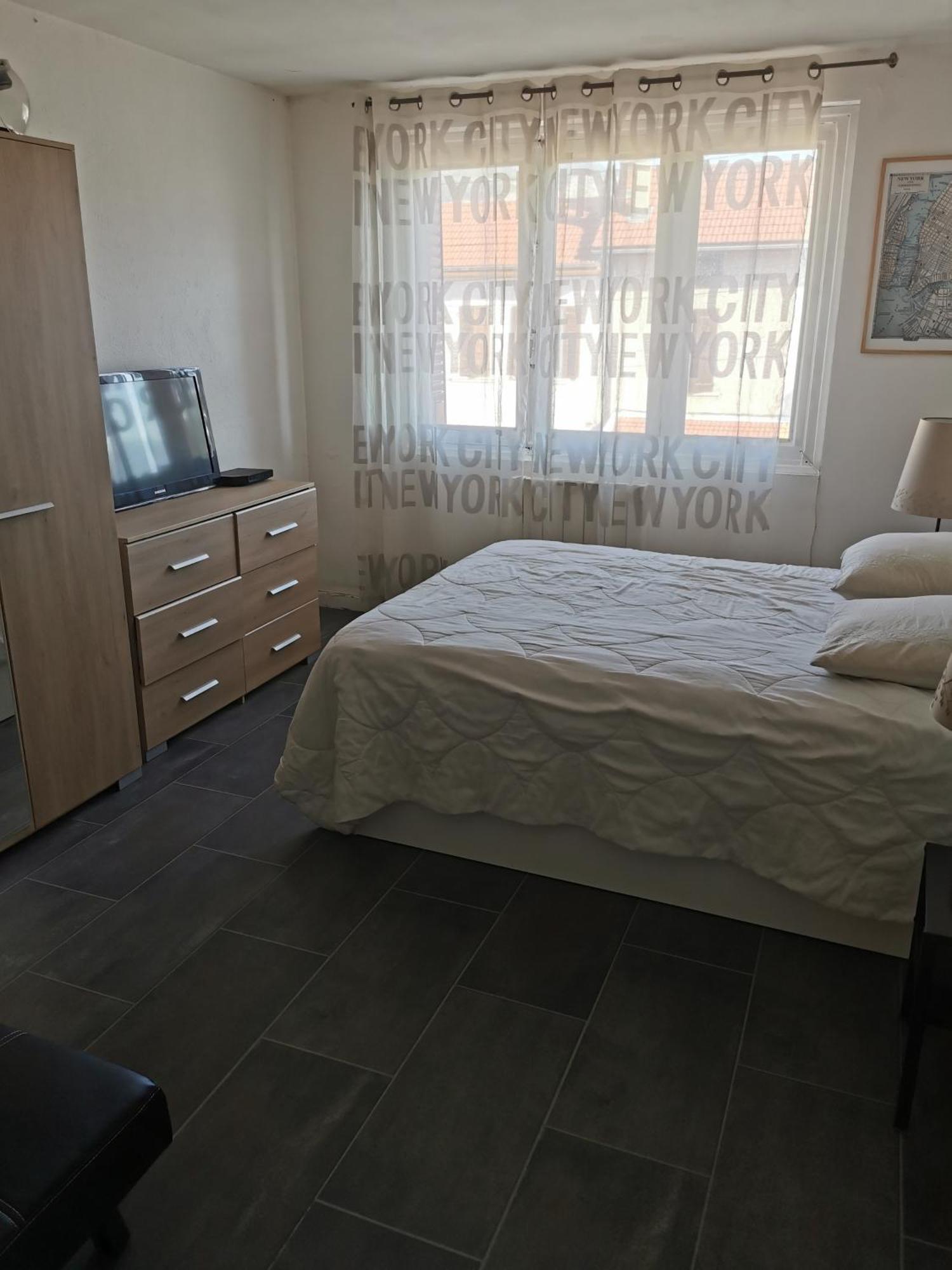 Appartement Maison 48m2 Deux Cour Prive Et Personnelle Pour Motos Ou Voitures 4 Pers Proche Mairie Et Bus Tram Le Pont-de-Claix