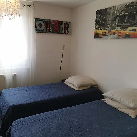 Maison 48M2 Deux Chambres Cour Prive Et Personnelle Pour Motos Ou Voitures 4 Pers Proche Mairie Et Bus Tram Le Pont-de-Claix Exterior foto